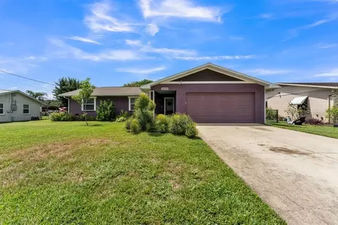 32105 Perch Ave, Tavares, FL 32778