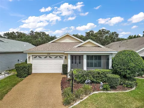 25319 Cranes Roost Cir, Leesburg, FL 34748