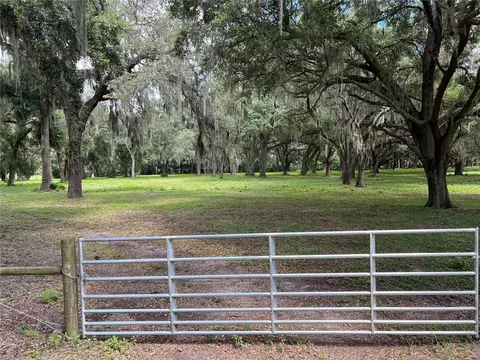 5873 SE 22nd Dr, Bushnell, FL 33513