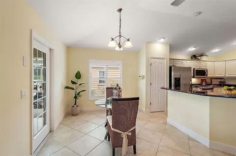 1233 Pendleton Cir, The Villages, FL 32162