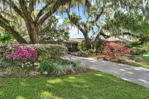 1785 Maine Ct, Tavares, FL 32778