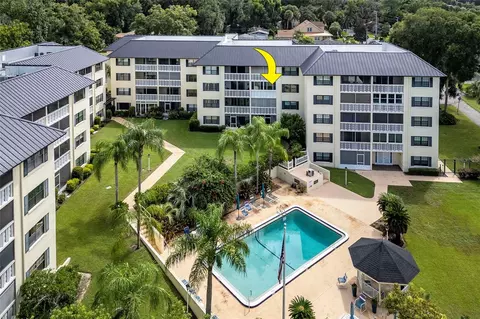 101 N Grandview St #303, Mount Dora, FL 32757