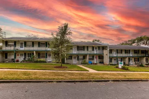 200 E 10th Ave #10, Mount Dora, FL 32757