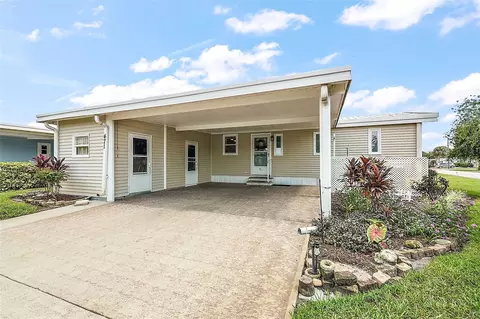 471 Peace Rd, Tavares, FL 32778