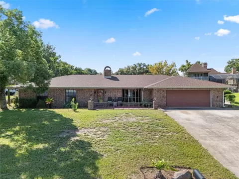 687 W Lakeshore Dr, Clermont, FL 34711