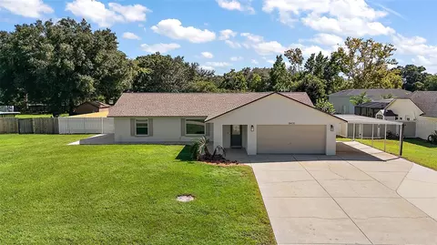 18430 Cayman St, Eustis, FL 32736