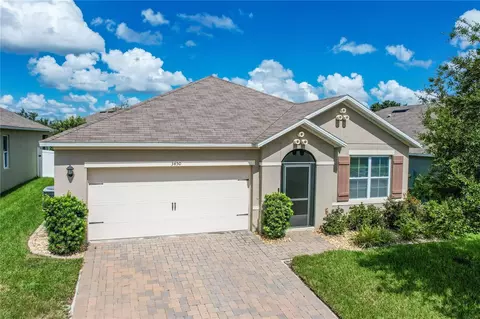 3450 Landing Vw, Tavares, FL 32778