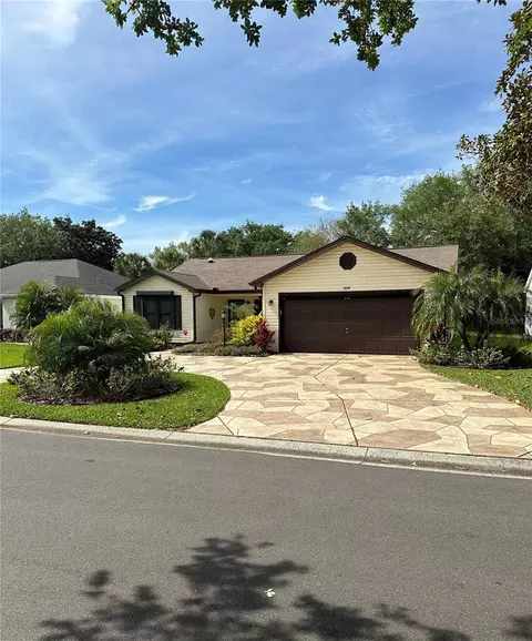 834 Ramos Dr, The Villages, FL 32159
