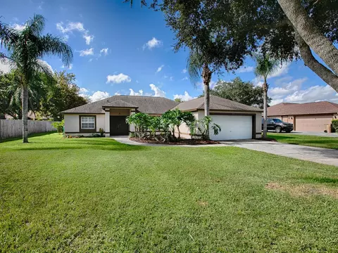 10206 Summer Elm Ave, Clermont, FL 34711