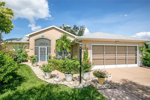 4977 Portsmouth St, Tavares, FL 32778