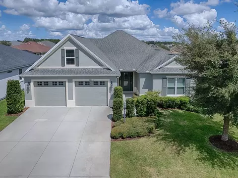 3283 Sennett Cir, Oxford, FL 34484