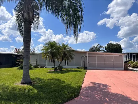 34323 Island Dr, Leesburg, FL 34788