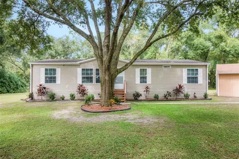 38521 Lakeview Dr, Lady Lake, FL 32159