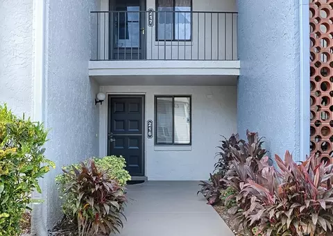 16 Escondido Cir #216, Altamonte Springs, FL 32701