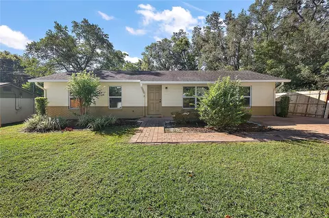 23700 Central Ave, Sorrento, FL 32776