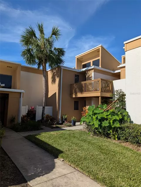 1051 S Highland St #2E, Mount Dora, FL 32757