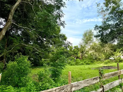 Undisclosed, Weirsdale, FL 32195