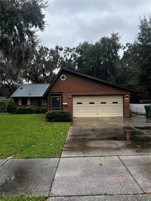 710 Lincoln Ave, Leesburg, FL 34748