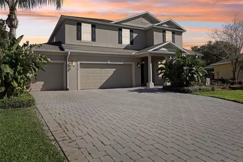 5020 Neptune Cir, Oxford, FL 34484