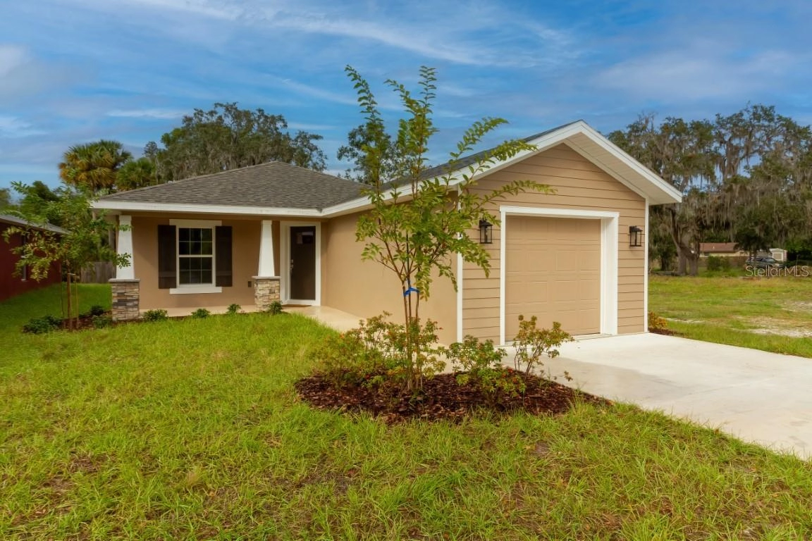 821 E Clifford Ave, Eustis, FL 32726 photo 1