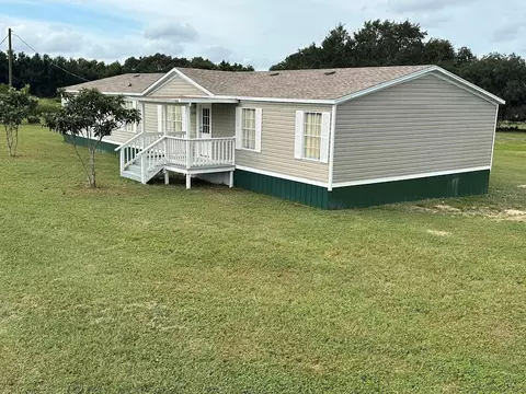 12586 SE 170th St, Weirsdale, FL 32195