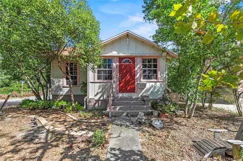 652 N Tremain St, Mount Dora, FL 32757