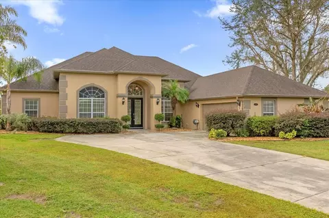 23134 Oak Cluster Dr, Sorrento, FL 32776