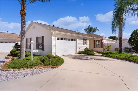 437 Valverda Dr, The Villages, FL 32162