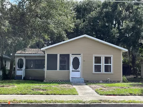 722 Mckenzie St, Leesburg, FL 34748