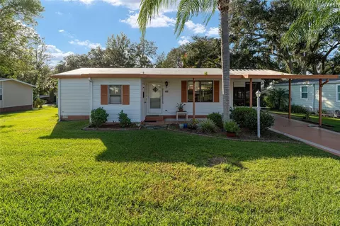 704 Camelia Ct, Lady Lake, FL 32159