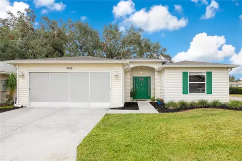 818 Old Oaks Ln, Leesburg, FL 34748