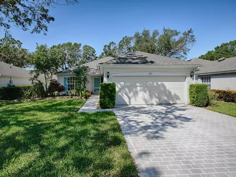325 Baytree Blvd, Tavares, FL 32778