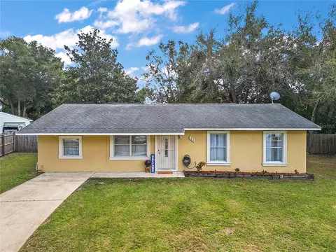 921 Cedar Cir, Tavares, FL 32778