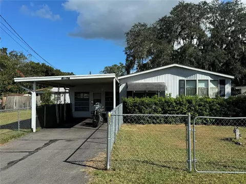 2063 Cr 439a, Lake Panasoffkee, FL 33538