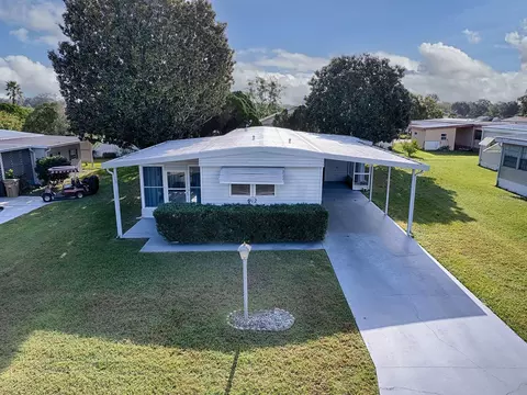 912 Weeping Willow Ave, Lady Lake, FL 32159