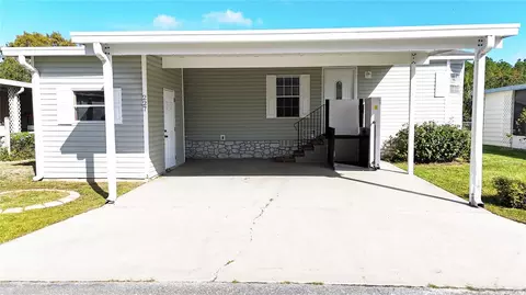 227 Pinewood Dr, Eustis, FL 32726