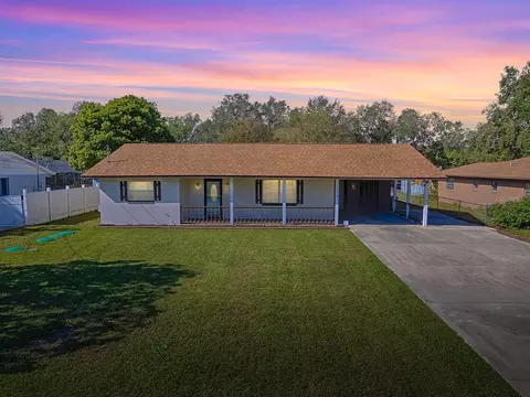 27719 Lois Dr, Tavares, FL 32778