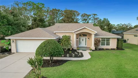 12425 Pine Island Dr, Leesburg, FL 34788