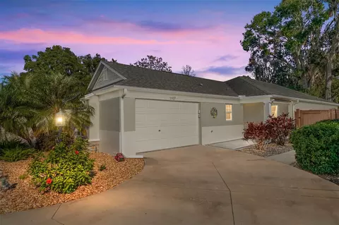 5569 Bougainvillea Ave, The Villages, FL 32163