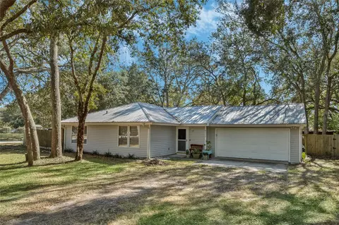 40335 Palm St, Lady Lake, FL 32159