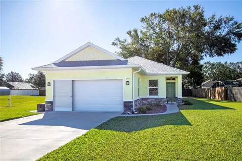 150 Rose St, Umatilla, FL 32784