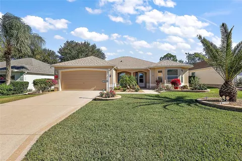 1930 Palo Alto Ave, Lady Lake, FL 32159