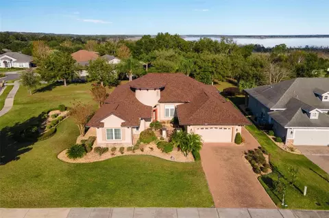 38728 Oak Place Ct, Lady Lake, FL 32159