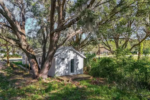 300 E Collins St, Umatilla, FL 32784