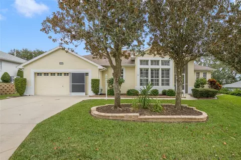 5564 Freeport Dr, Tavares, FL 32778