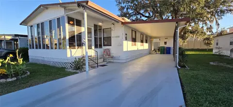816 E Live Oak St, Wildwood, FL 34785