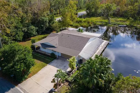 13724 Country Club Dr, Tavares, FL 32778