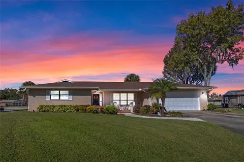 1621 Texas Ct, Tavares, FL 32778