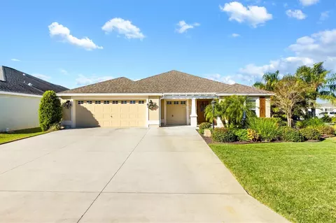 3230 Joy Ln, The Villages, FL 32163