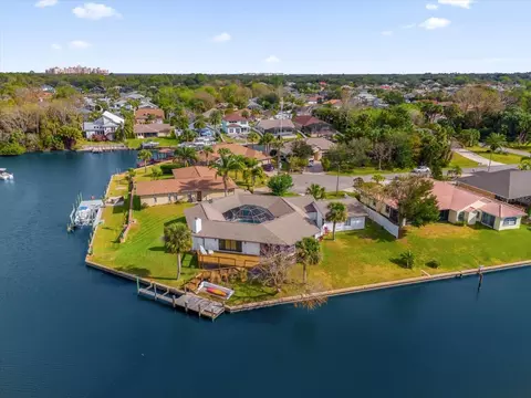 9 Crow Ct, Palm Coast, FL 32137